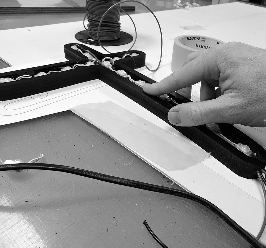 montage leds sur enseigne